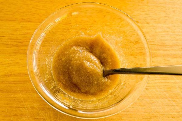 Homemade Cinnamon Sugar Scrub To Prepare Your Skin For Winter