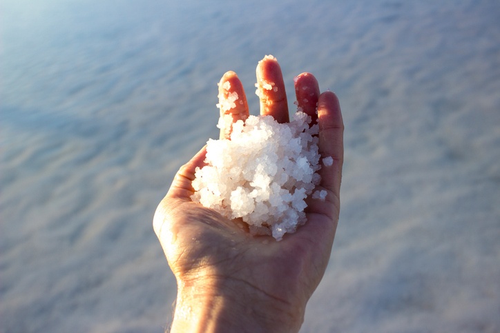 7 Incredible Benefits of Dead Sea Salt