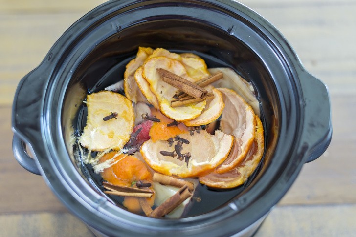 3 Fall Simmer Pot Blends To Make Your Home Smell Like Autumn