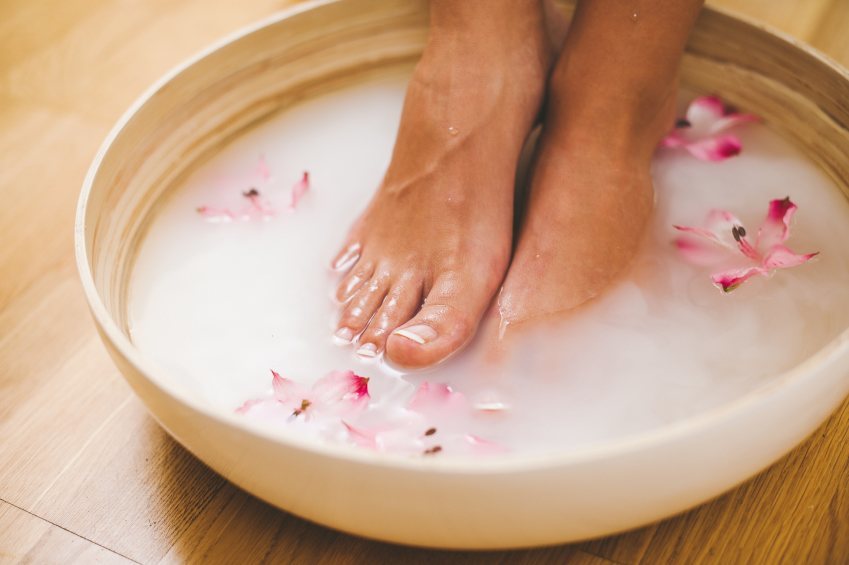 7 Foot Soak Recipes To Re-Energize & Re-Invigorate