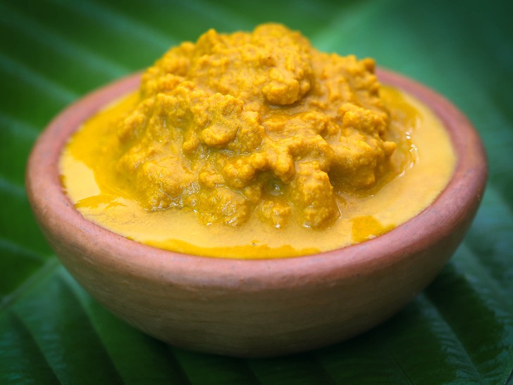 Homemade Golden Turmeric Paste & 14 Genius Ways To Use It