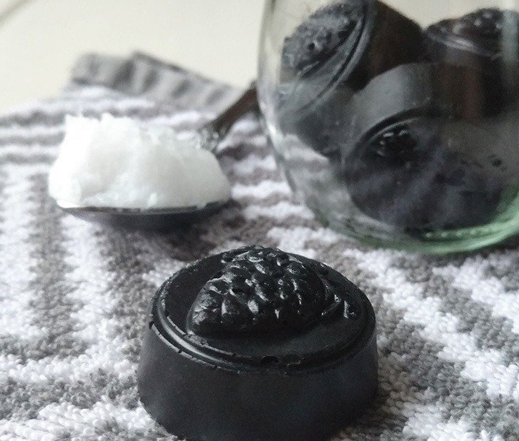 Homemade Teeth Whitening Activated Charcoal & Coconut Oil Pulling Tabs