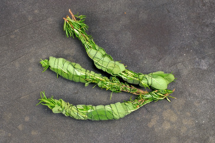 How To Make Rosemary & Sage Smudge Sticks