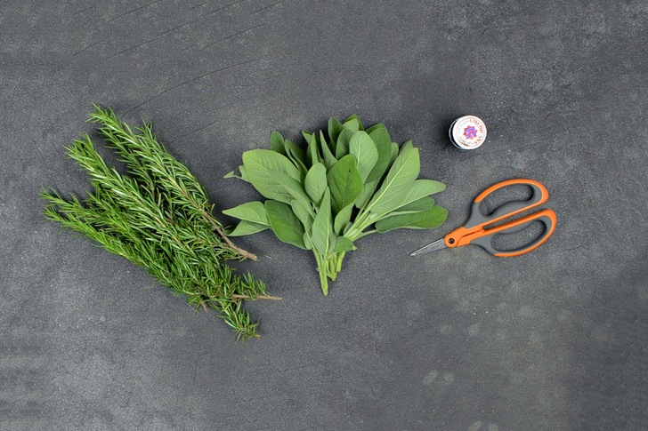 How To Make Rosemary & Sage Smudge Sticks