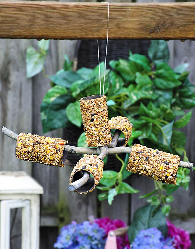 toilt roll bird feeder