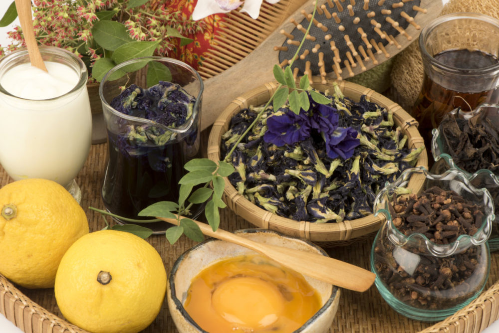 Tray with natural hair dye ingredients