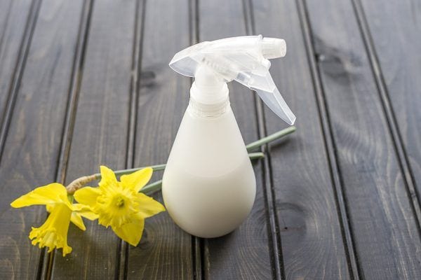 Homemade Natural "Wet" Dry Shampoo Spray